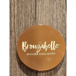New Belle Beauty Bronzabelle Bronzer Highlighter Compact Ray of Sunshine